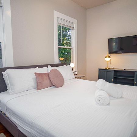 Chic Downtown Farmhouse With Garden And Bbq Grill 샌안토니오 외부 사진