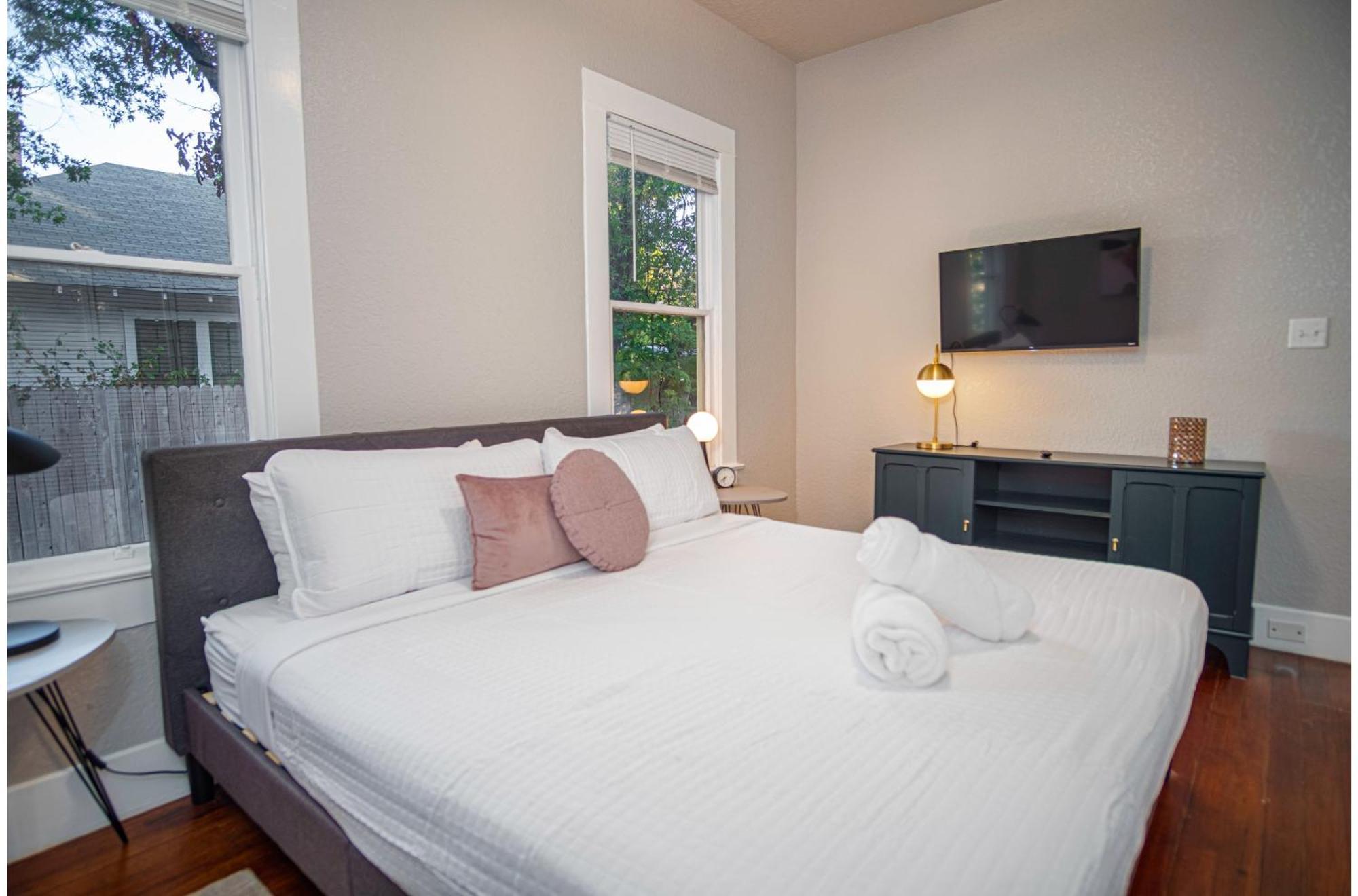 Chic Downtown Farmhouse With Garden And Bbq Grill 샌안토니오 외부 사진